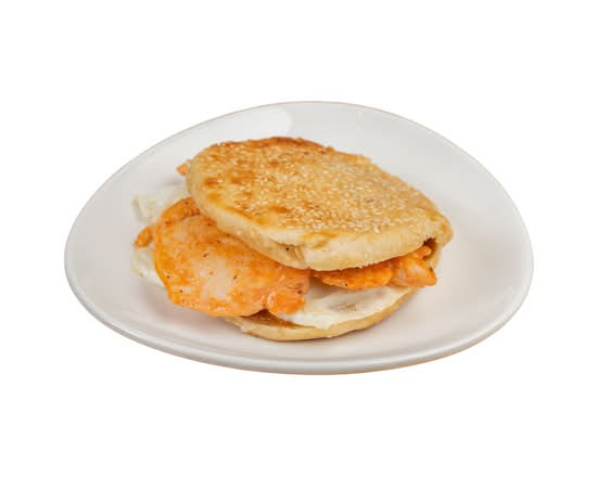 Baked Pancake with grill chicken 烧饼里脊加鸡蛋
